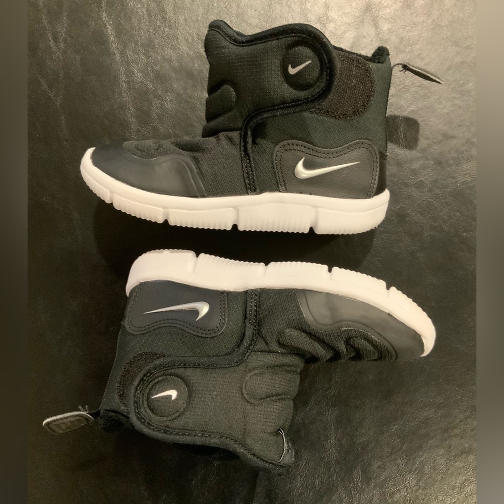Nike Kids Novice High-Top Sneaker Boot - Picture 3 of 9